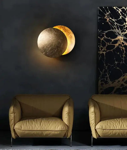 Applique Murale - Art Scandinave Moderne en forme d’éclipse.
